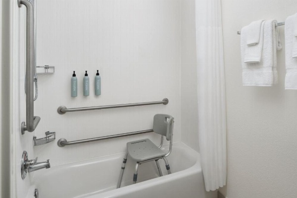 Courtyard by Marriott Baton Rouge Siegen Lane image 14