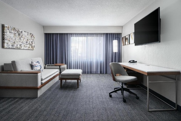 Courtyard by Marriott Baton Rouge Siegen Lane image 16