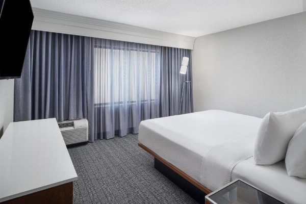 Courtyard by Marriott Baton Rouge Siegen Lane image 17