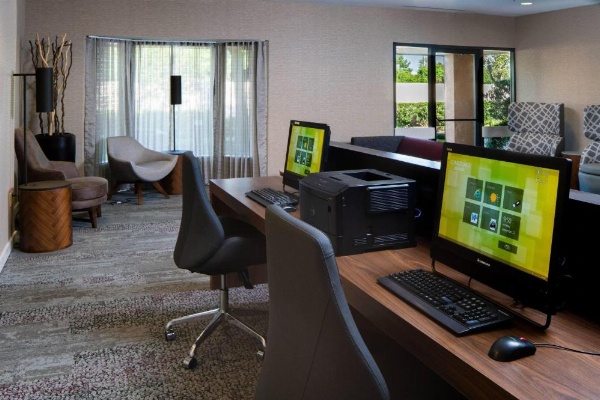 Courtyard by Marriott Baton Rouge Siegen Lane image 25