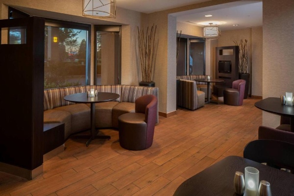Courtyard by Marriott Baton Rouge Siegen Lane image 27