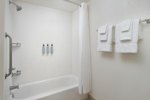 Courtyard by Marriott Baton Rouge Siegen Lane image 5